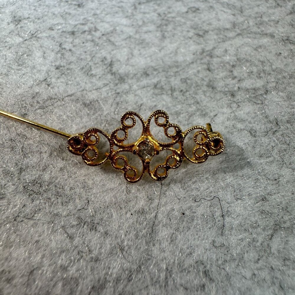 Vintage Gold Filigree Brooch Pin With Intricate Scroll Design crystal stone - Picture 4 of 5